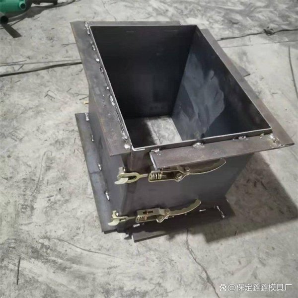 股票配资合同 光伏墩模具来了 带着创新与匠心